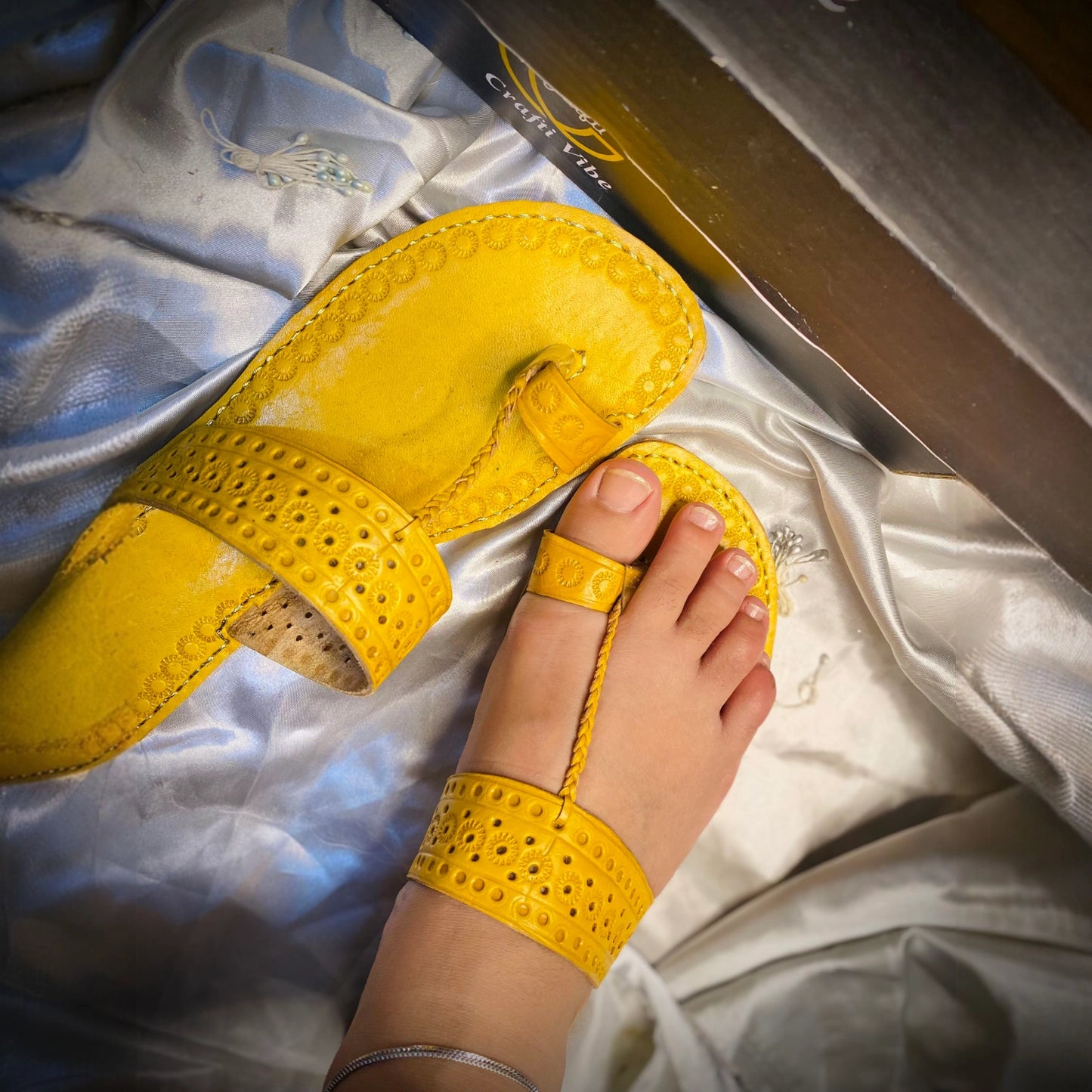 Meher-e-Zard — Yellow