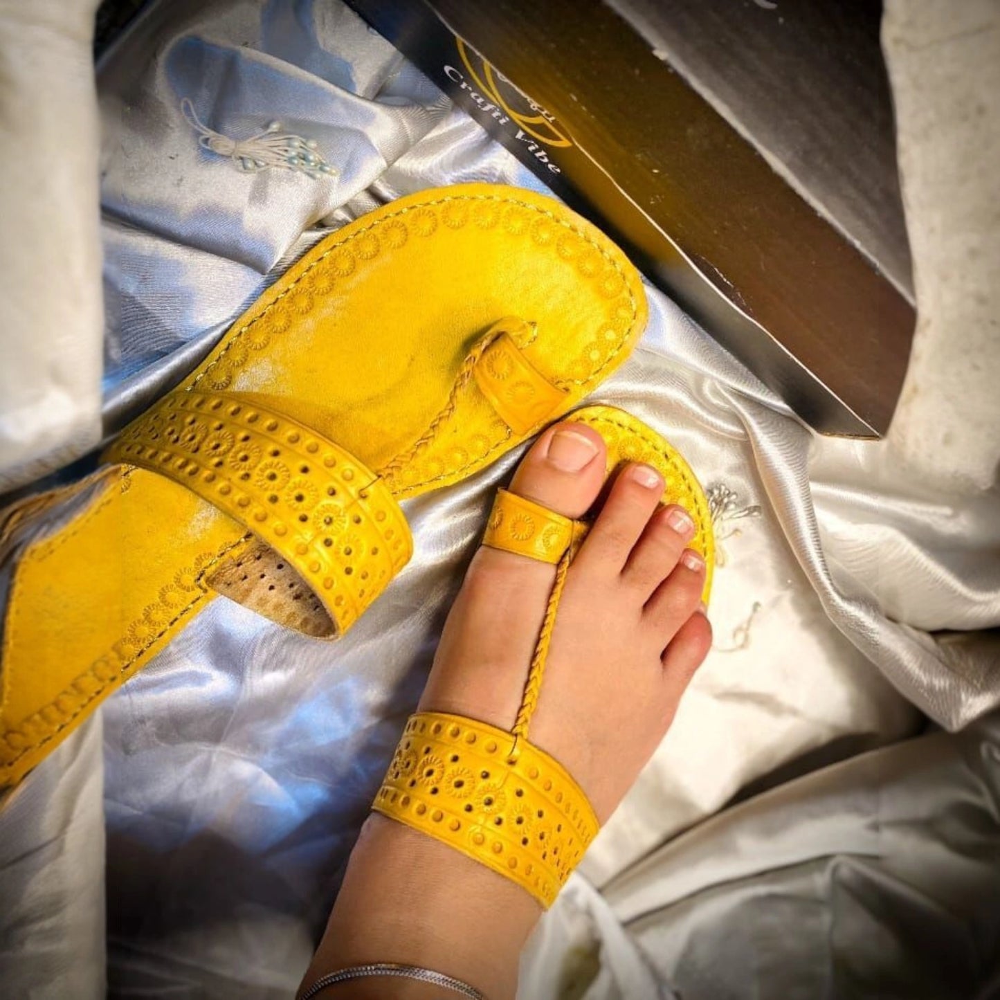 Meher-e-Zard — Yellow