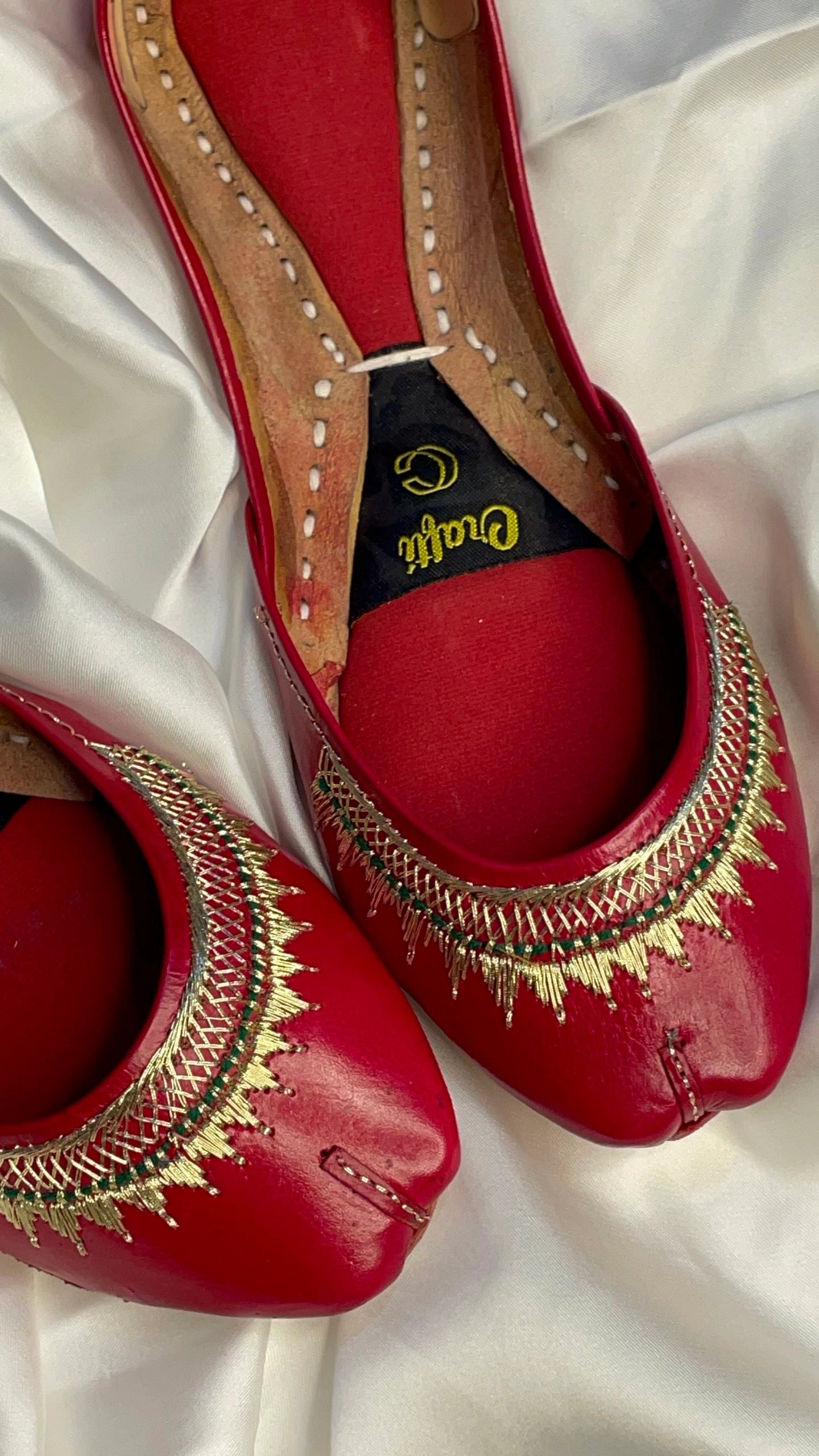 Gul-e-Naz — Red Double Zari Tilla Khussa