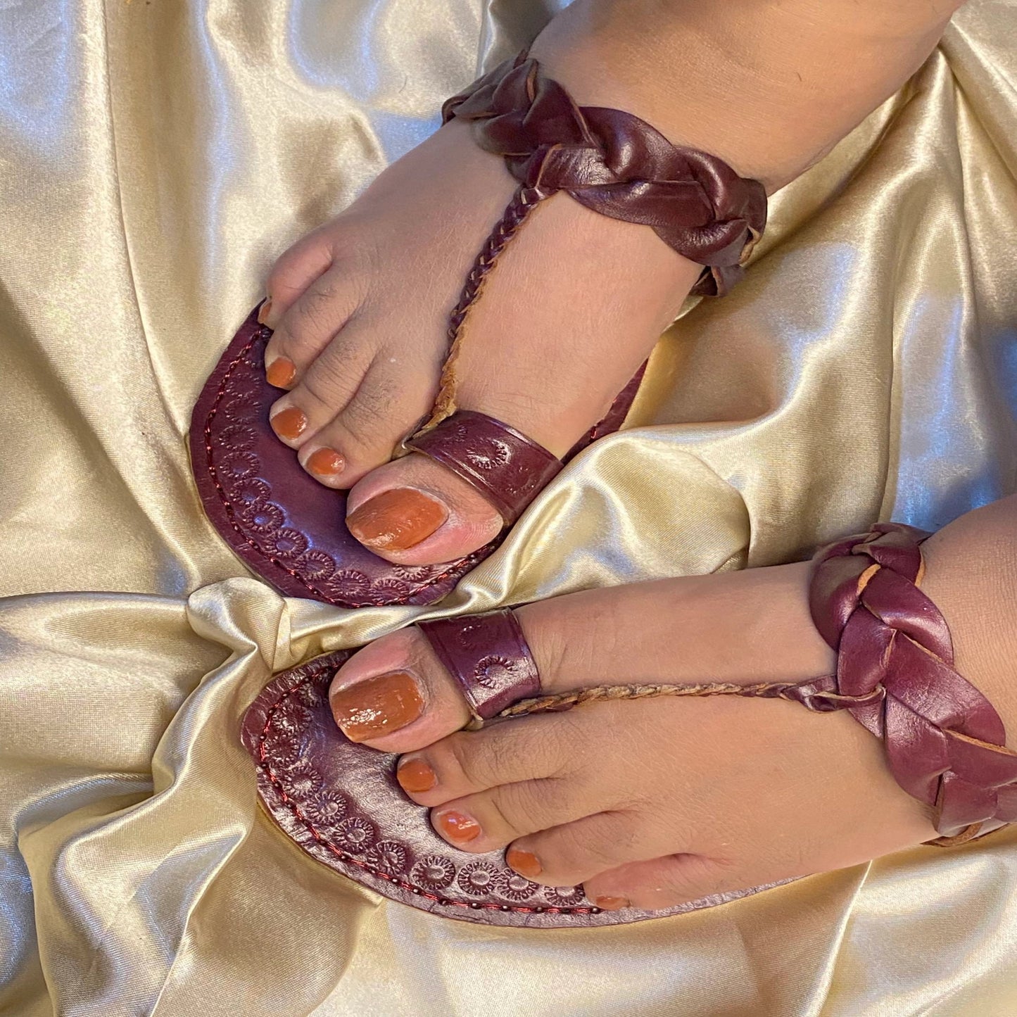 Meher-e-Marjan — Maroon