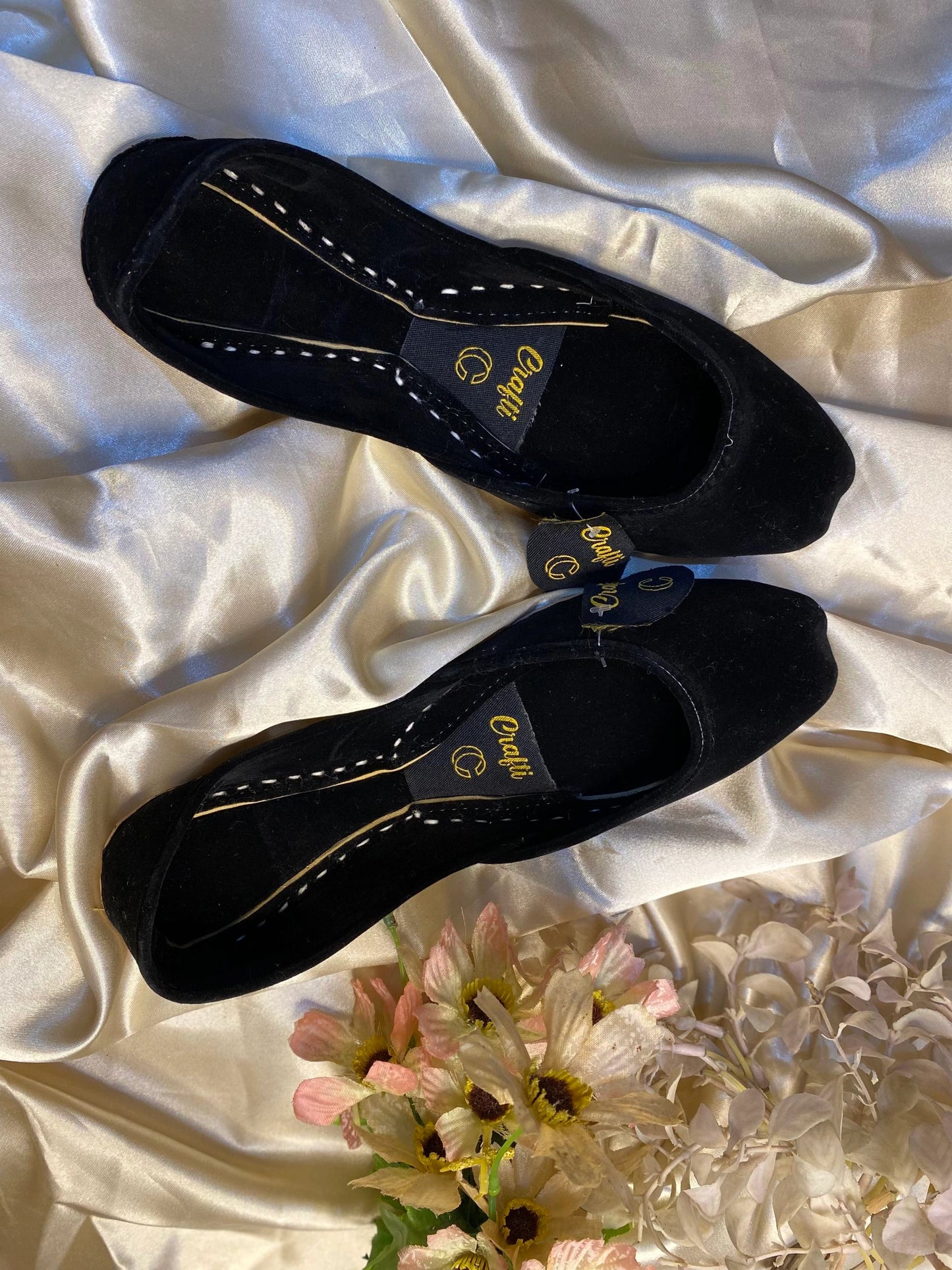 Zeenat-e-Noir – Black