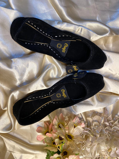 Zeenat-e-Noir – Black