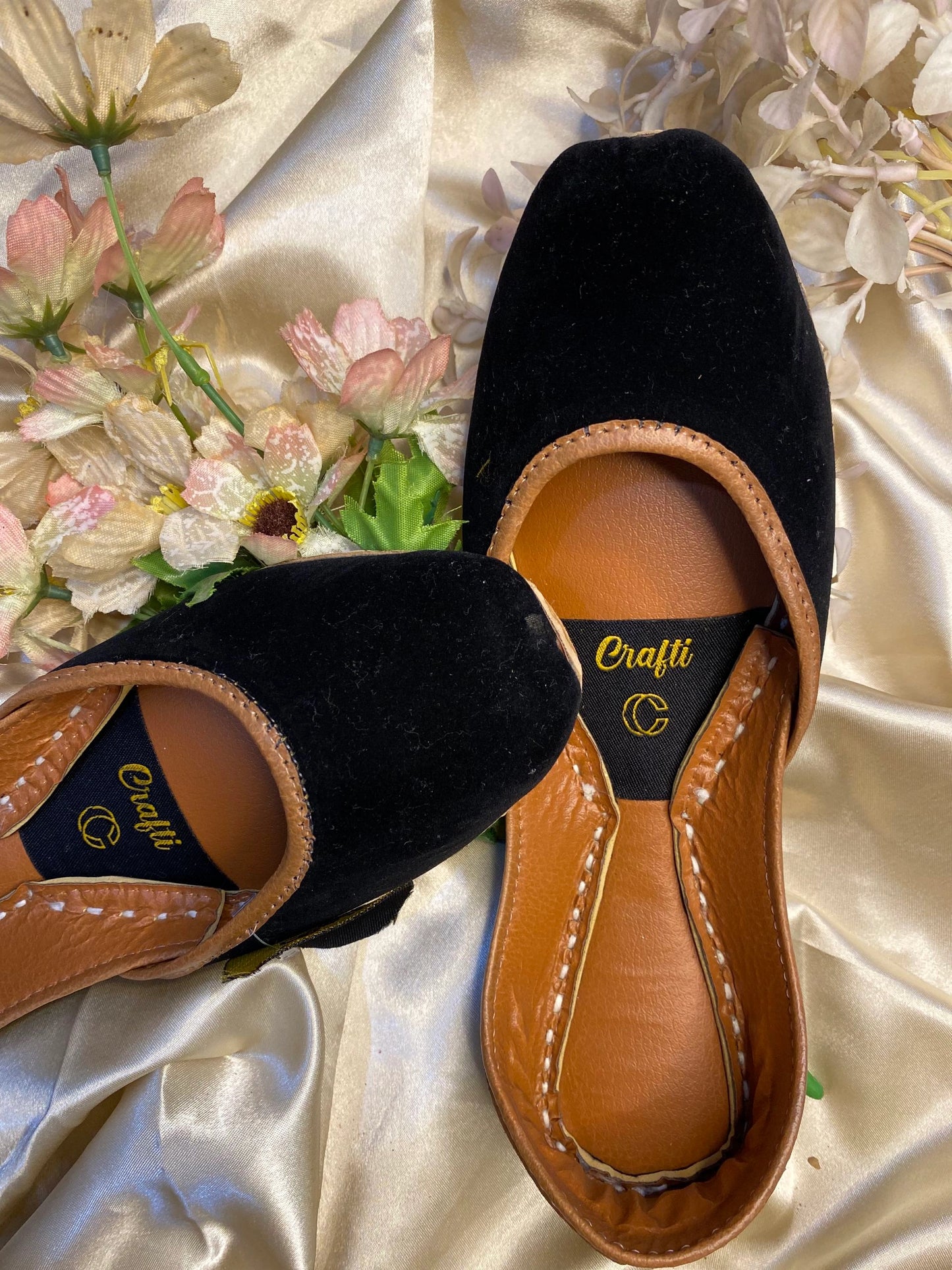 Meher-e-Noir – Black