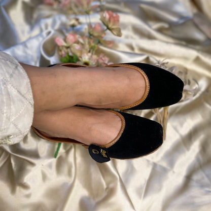 Meher-e-Noir – Black