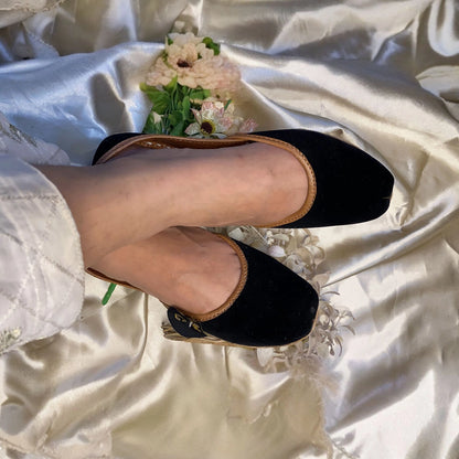 Meher-e-Noir – Black