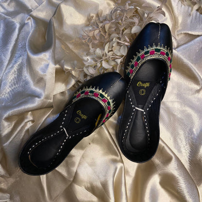 Noor-e-Tilla – Black