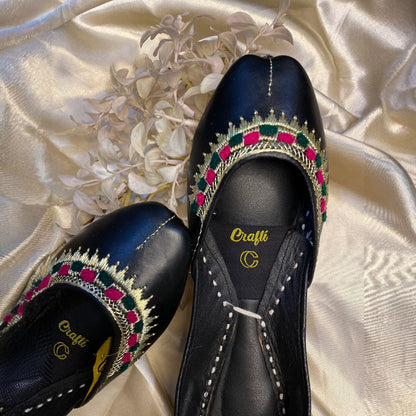 Noor-e-Tilla – Black