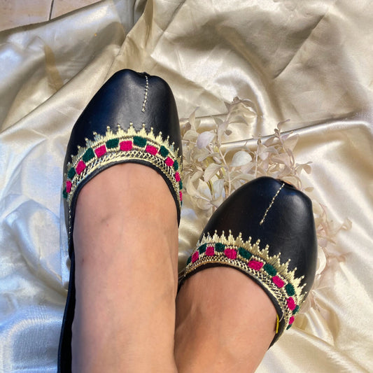 Noor-e-Tilla – Black