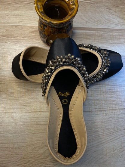 Ladies Ghungro Khussa