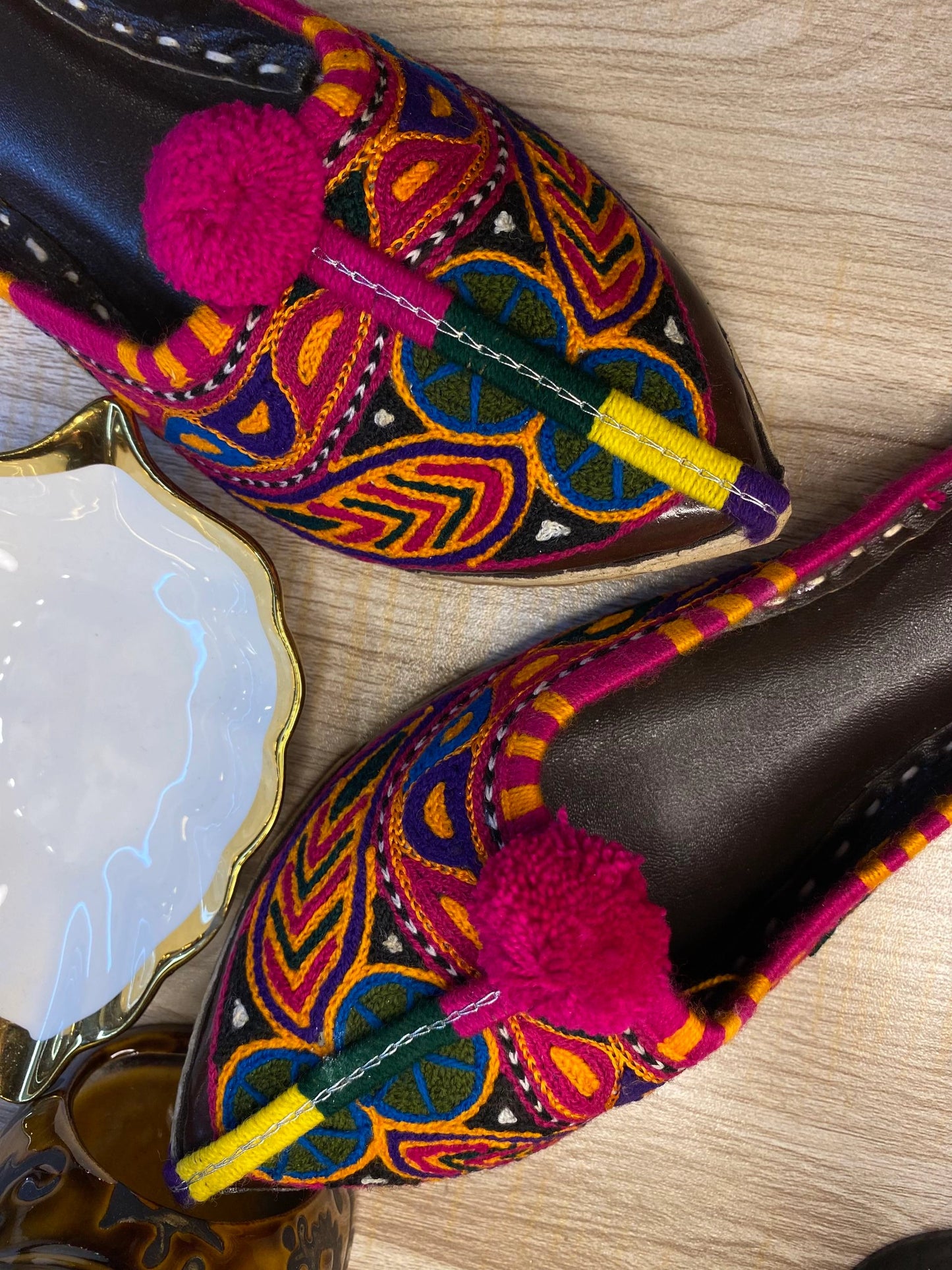 Ladies Embroidery Slipper