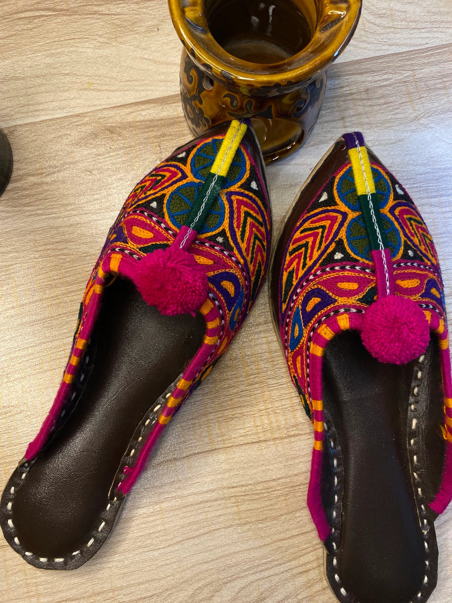 Ladies Embroidery Slipper