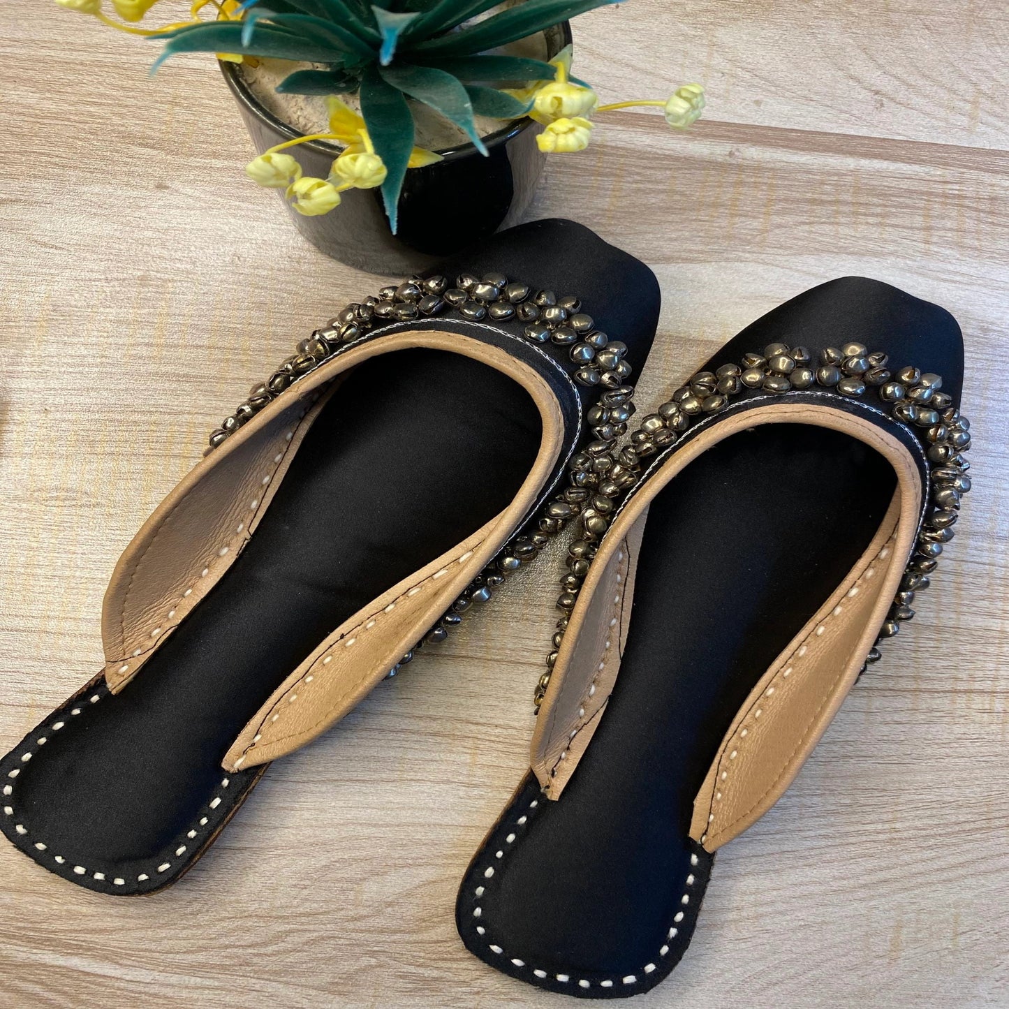 Black (Silver Ghungro)