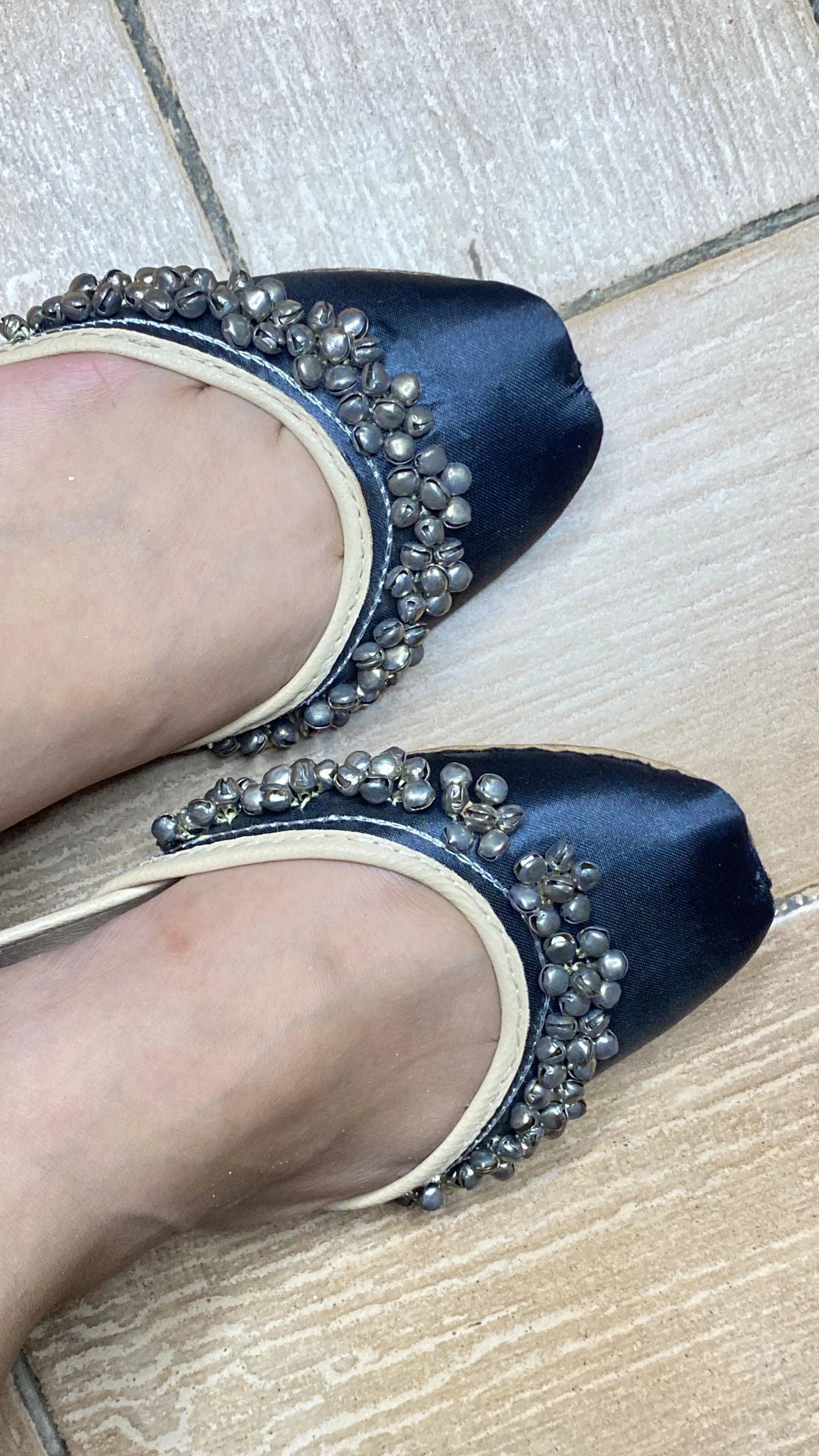 Ladies Ghungro Khussa