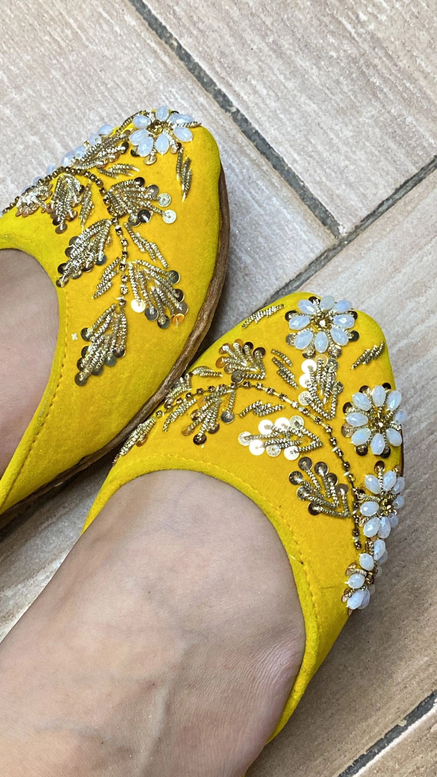 Zar-e-Noor – Yellow