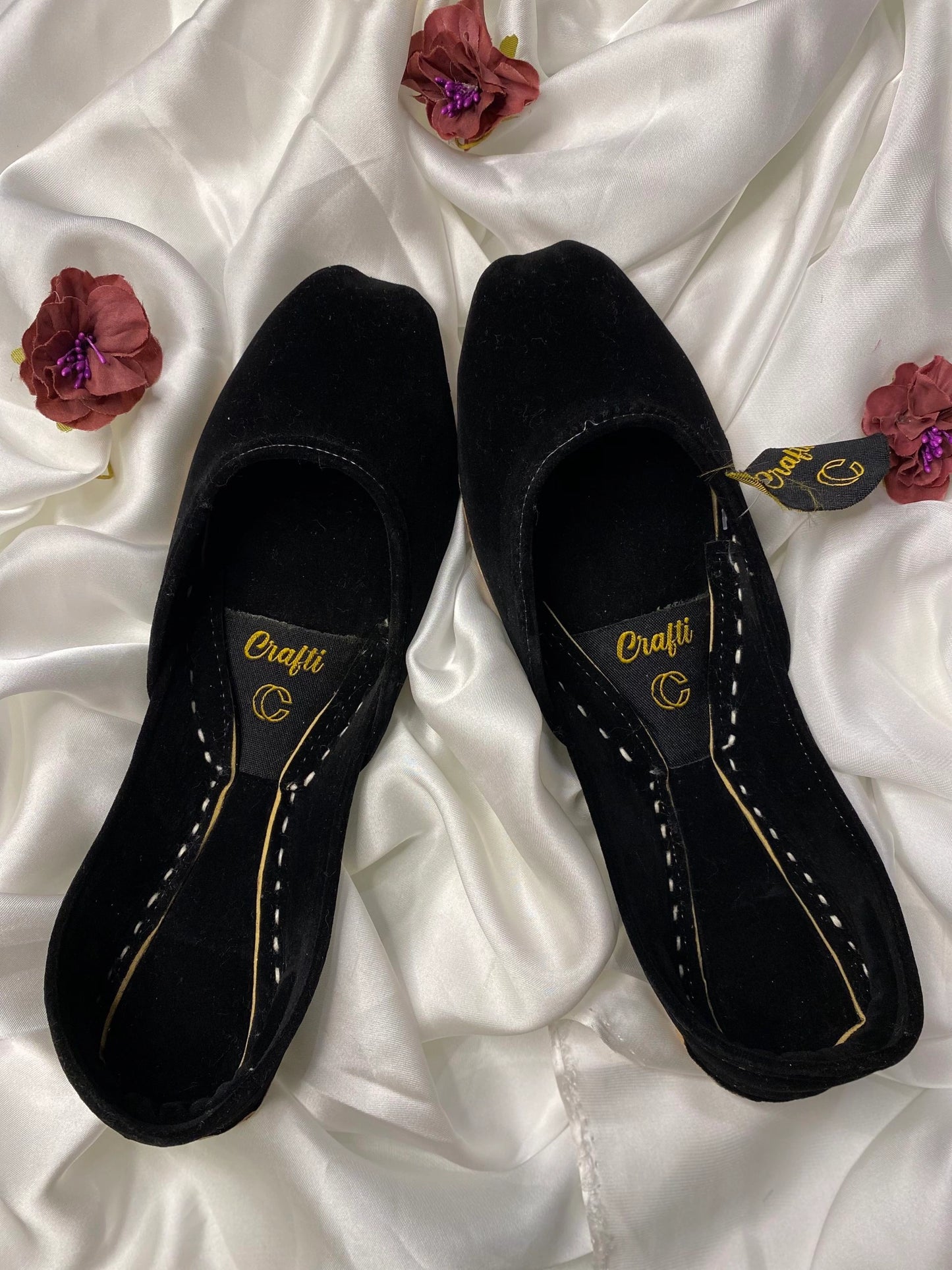 Zeenat-e-Noir – Black