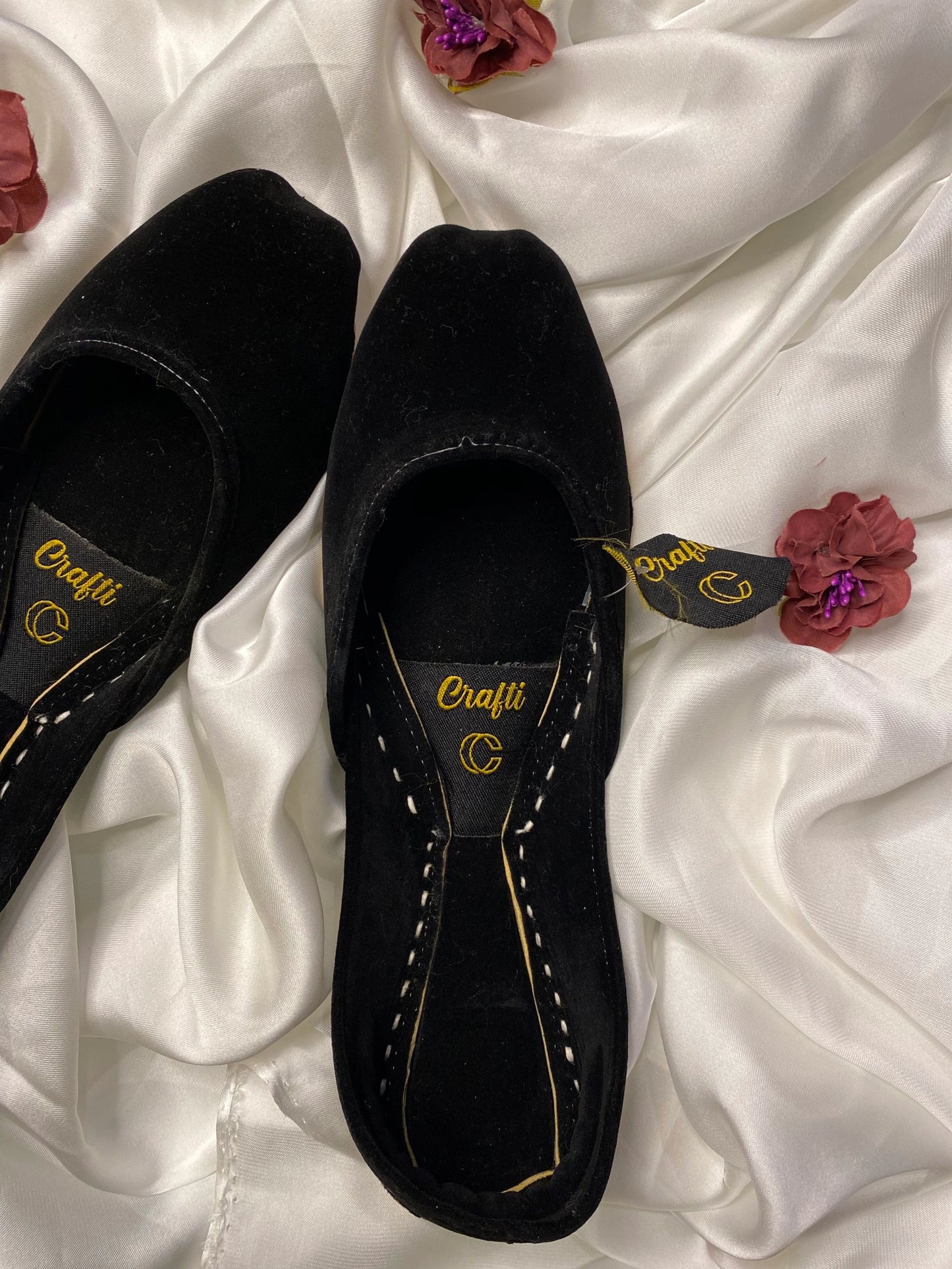 Zeenat-e-Noir – Black