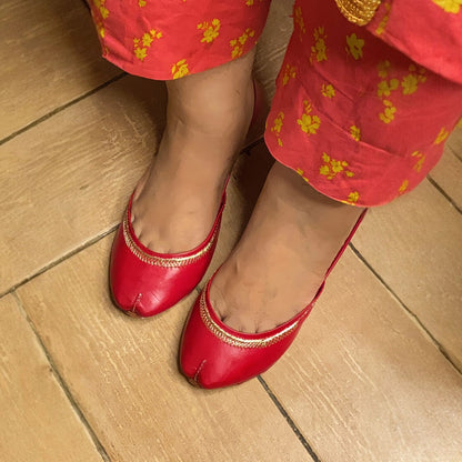 Gul-e-Naz — Red Double Zari Tilla Khussa