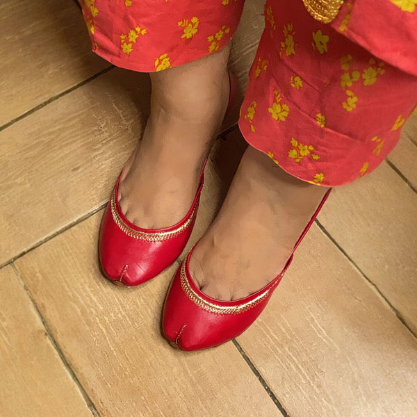 Gul-e-Naz — Red Double Zari Tilla Khussa